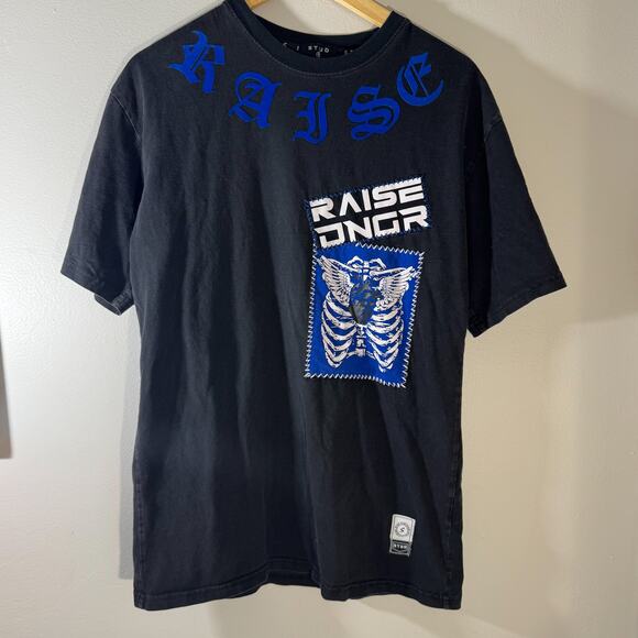 STUD Clothing “RAISE DNGR” Winged Skeleton T-Shirt | Gothic Patch Graphic Tee (S - Picture 4 of 7